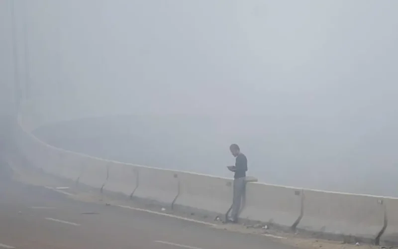 تحذير الأرصاد: شبورة مائية كثيفة تعيق الطرق السريعة والمفتوحة